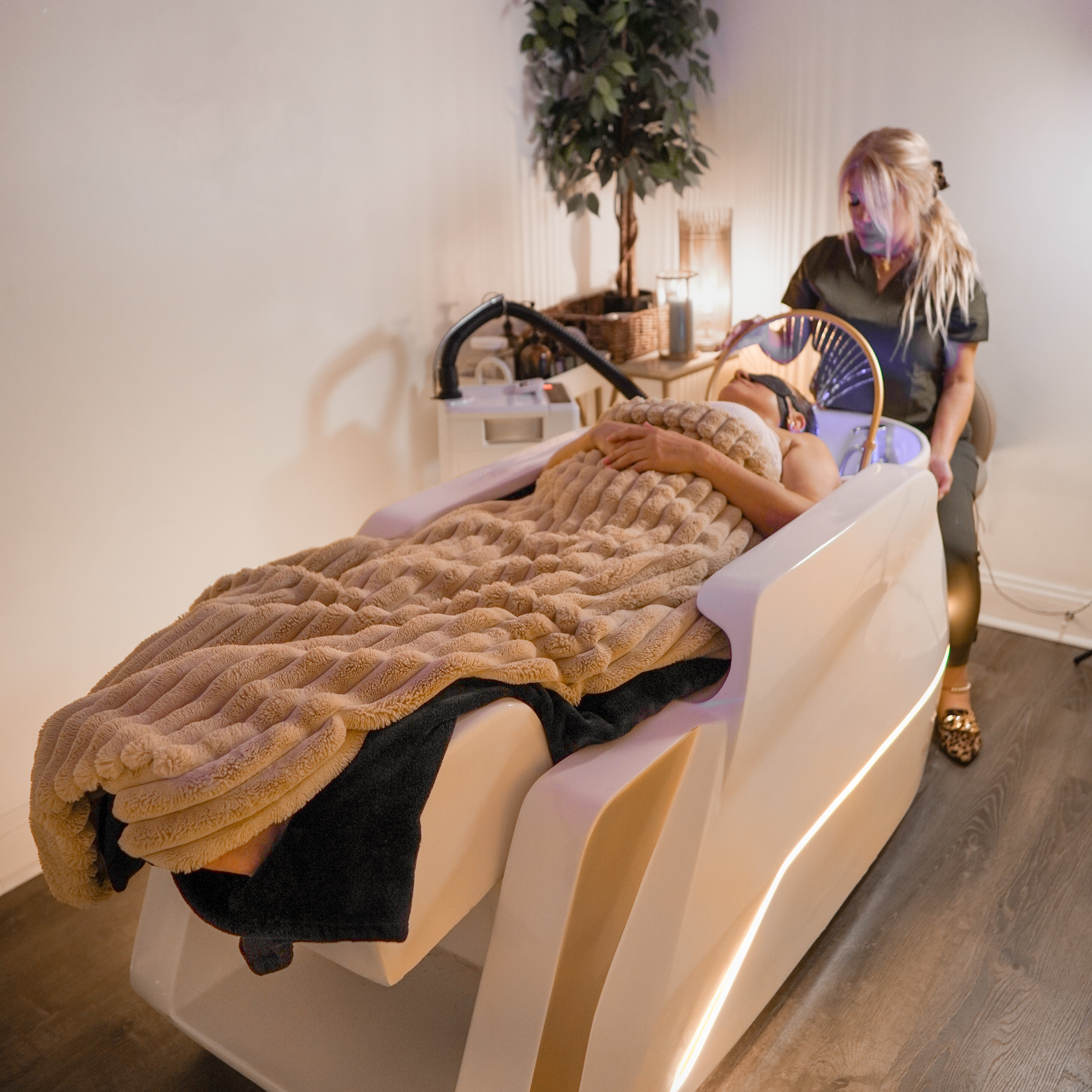 Andalia Signature Massaging Head Spa Bed